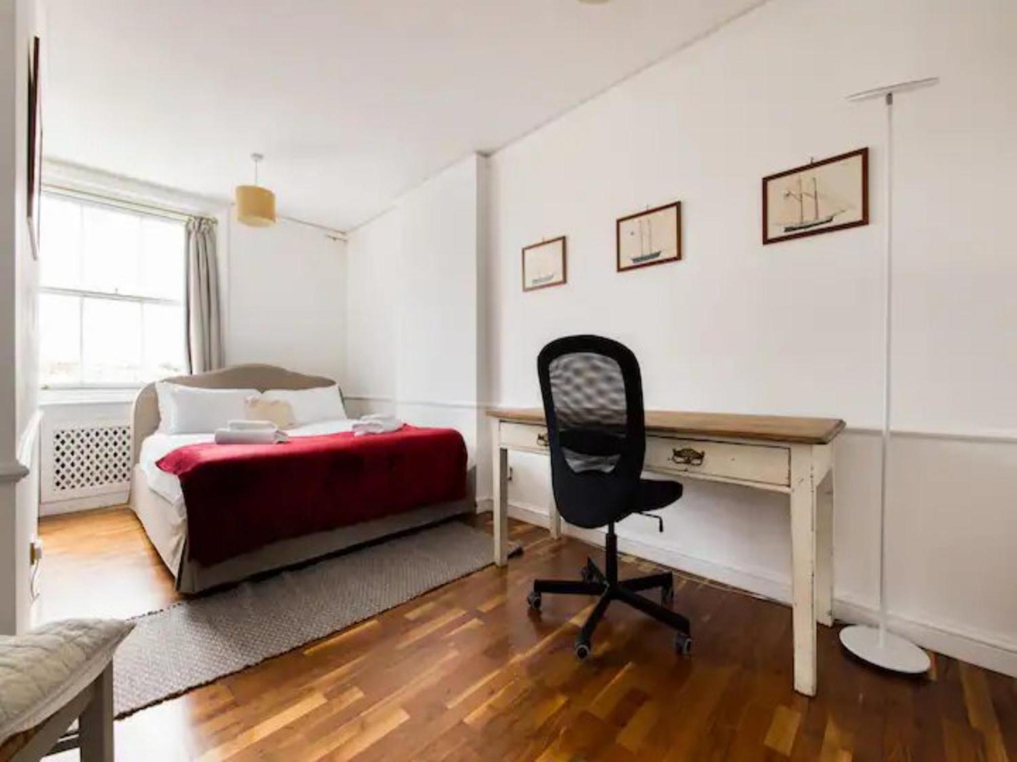 Pass The Keys Spacious And 2 Bedroom Flat In Chelsea Londra