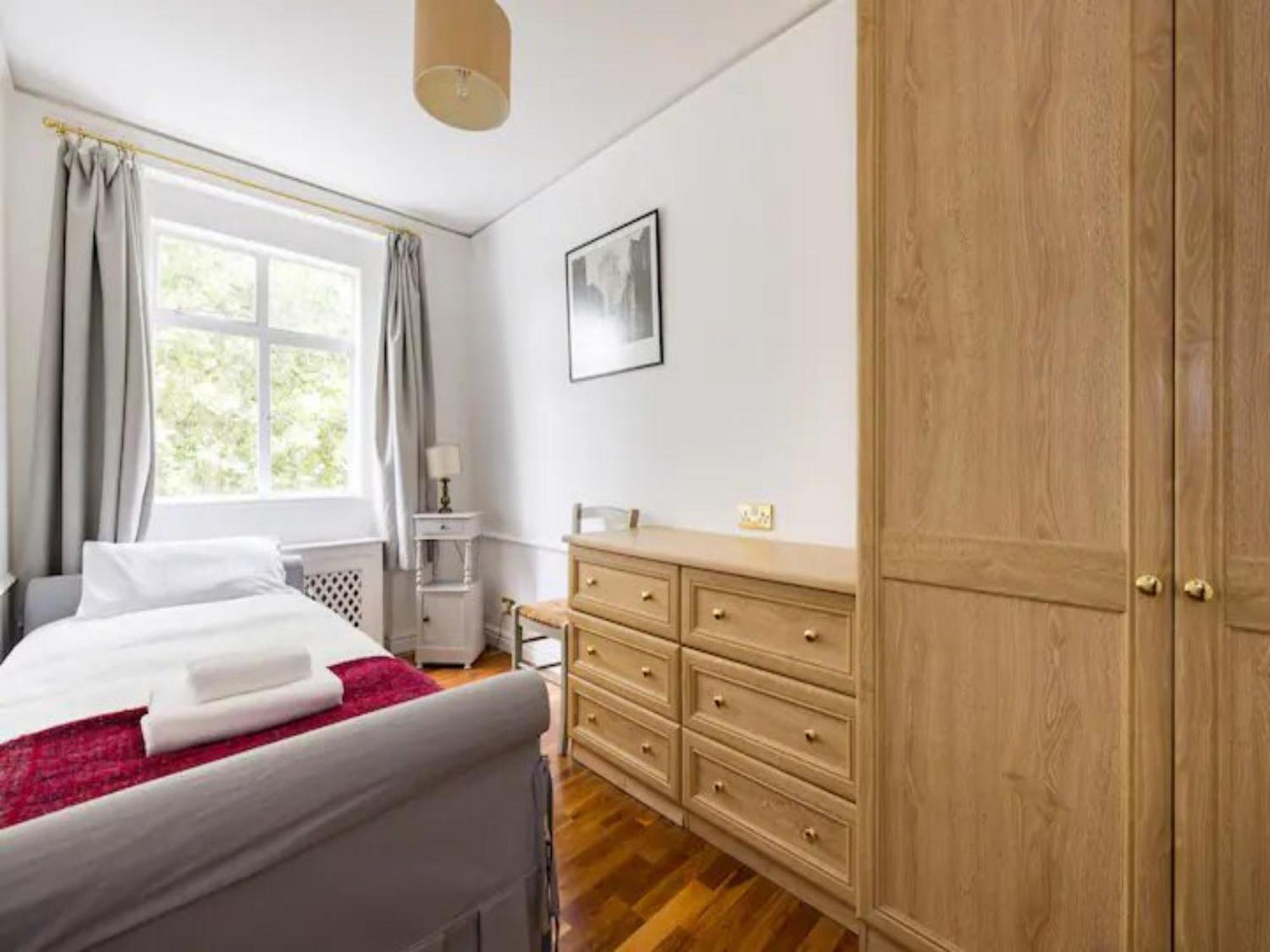 Apartament Pass The Keys Spacious And 2 Bedroom Flat In Chelsea Londra